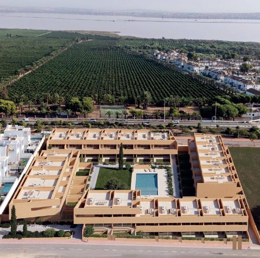 3 makuuhuone Huoneisto myytävänä paikassa Torrevieja mukana uima-altaan - 340 000 € (Ref: 9530189)