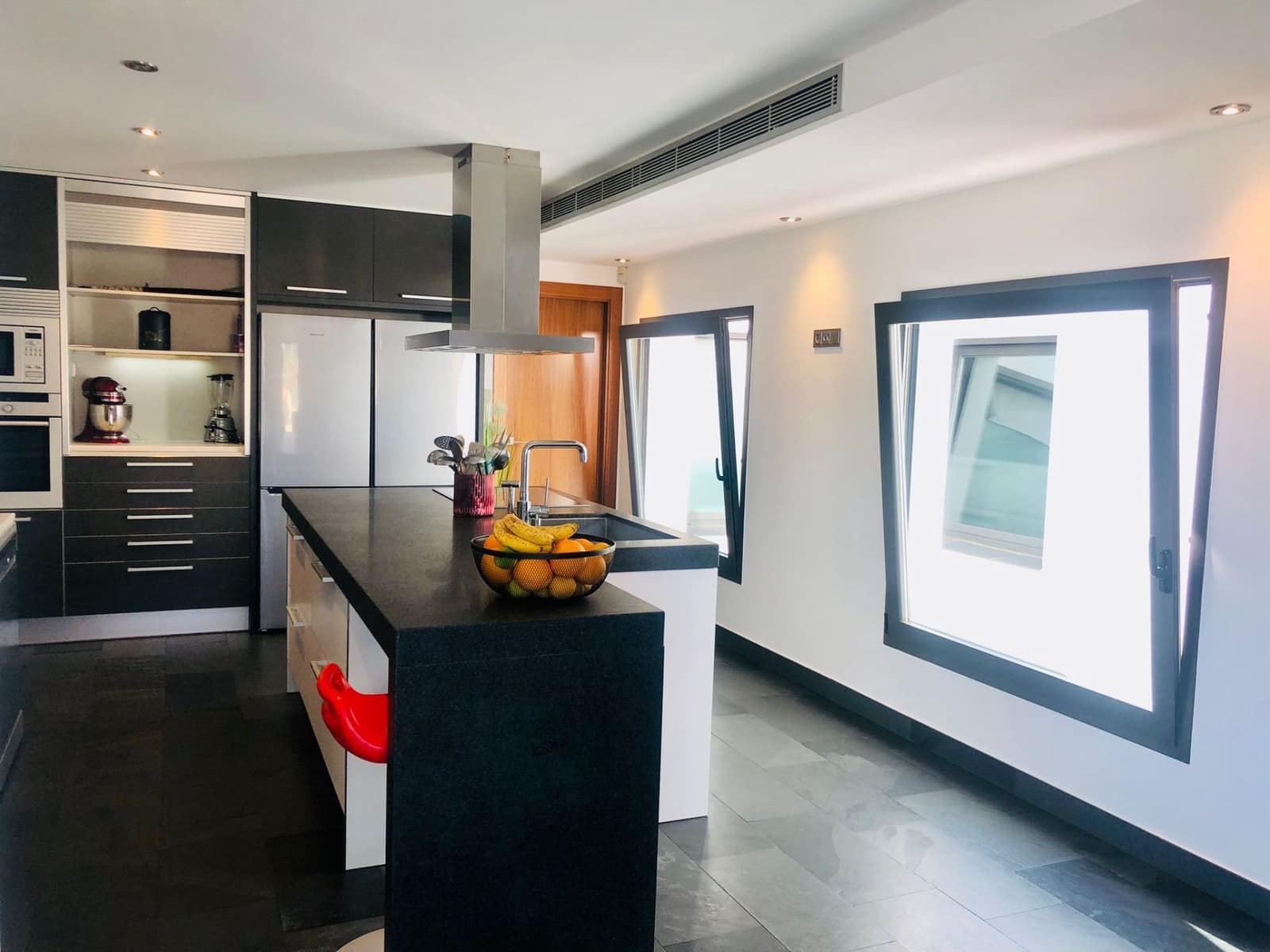 Chalet de 4 habitaciones en Calpe / Calp en venta con piscina garaje - 890.000 € (Ref: 9589283)