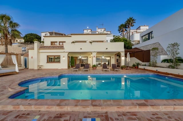 4 makuuhuone Huvila myytävänä paikassa Moraira, Teulada-Moraira mukana 
autotalli - 2 950 000 € (Ref: 9589289)