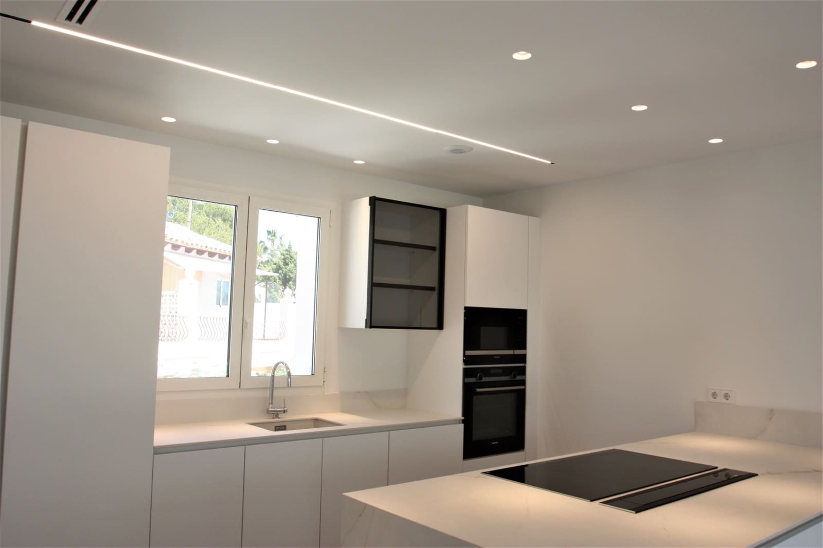 5 makuuhuone Huvila myytävänä paikassa Moraira mukana uima-altaan 
autotalli - 2 400 000 € (Ref: 9589290)