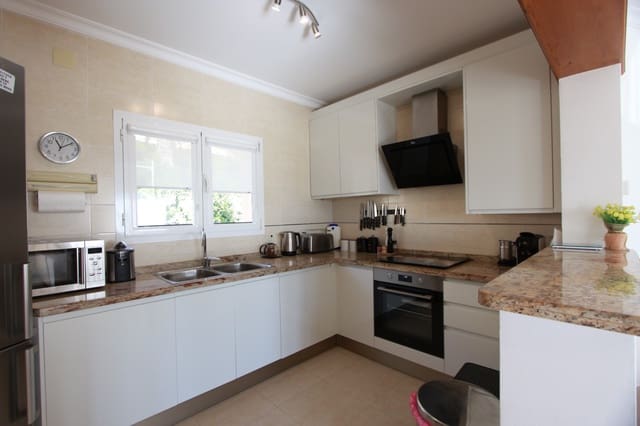 3 soveværelse Villa til salg i Calpe / Calp med swimmingpool garage - € 685.000 (Ref: 9589291)