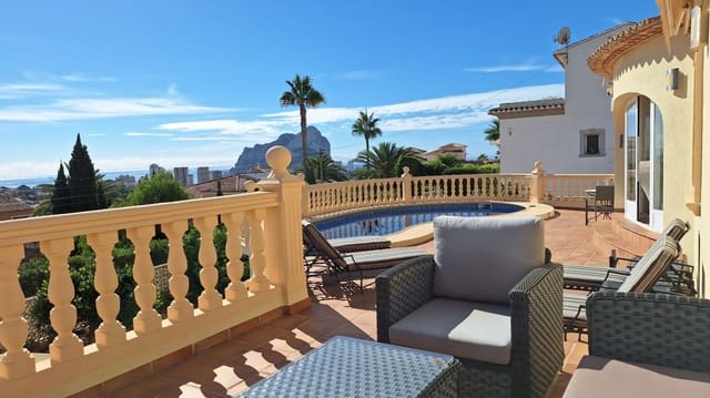 Chalet de 3 habitaciones en Calpe / Calp en venta con piscina - 685.000 € (Ref: 9589291)