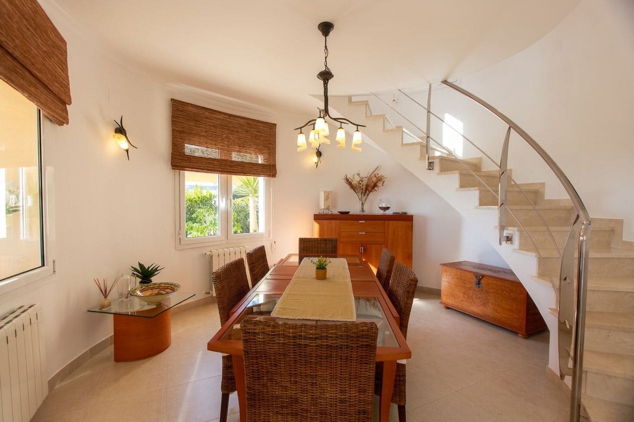 3 quarto Moradia para venda em Calpe / Calp com piscina garagem - 649 500 € (Ref: 9589291)