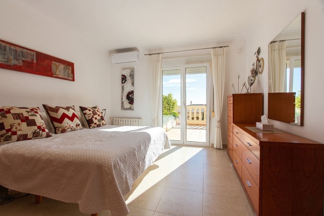 3 quarto Moradia para venda em Calpe / Calp com piscina garagem - 649 500 € (Ref: 9589291)