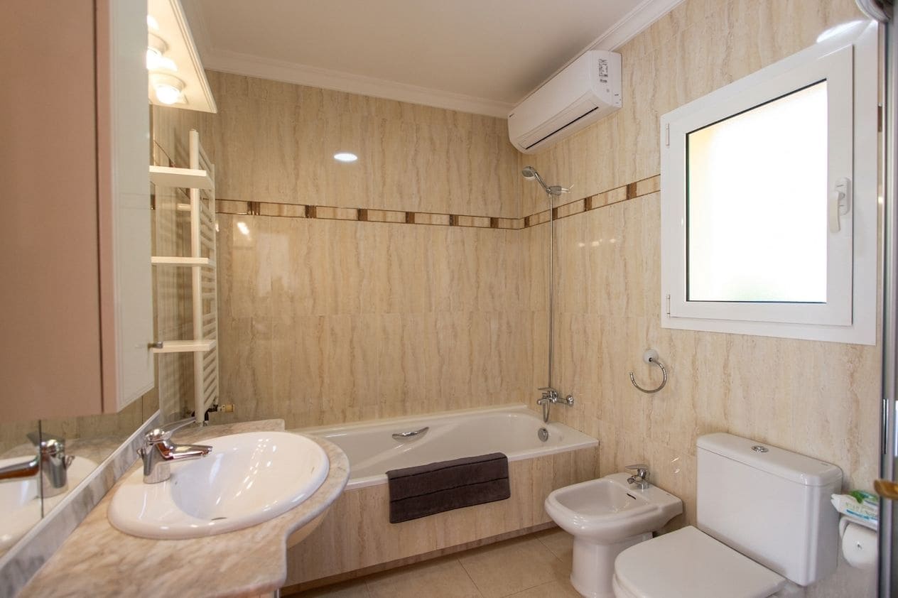 3 quarto Moradia para venda em Calpe / Calp com piscina garagem - 649 500 € (Ref: 9589291)