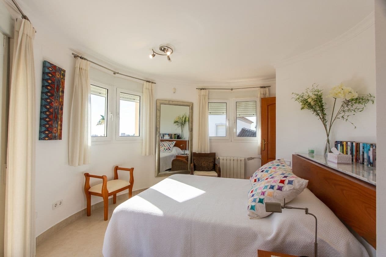 3 quarto Moradia para venda em Calpe / Calp com piscina garagem - 649 500 € (Ref: 9589291)