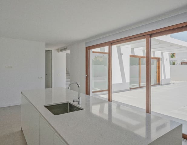 4 soveværelse Villa til salg i Calpe / Calp med swimmingpool garage - € 998.000 (Ref: 9589293)