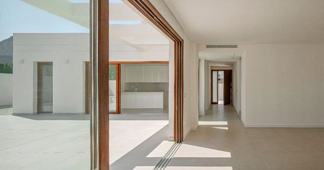 4 soveværelse Villa til salg i Calpe / Calp med swimmingpool garage - € 998.000 (Ref: 9589293)