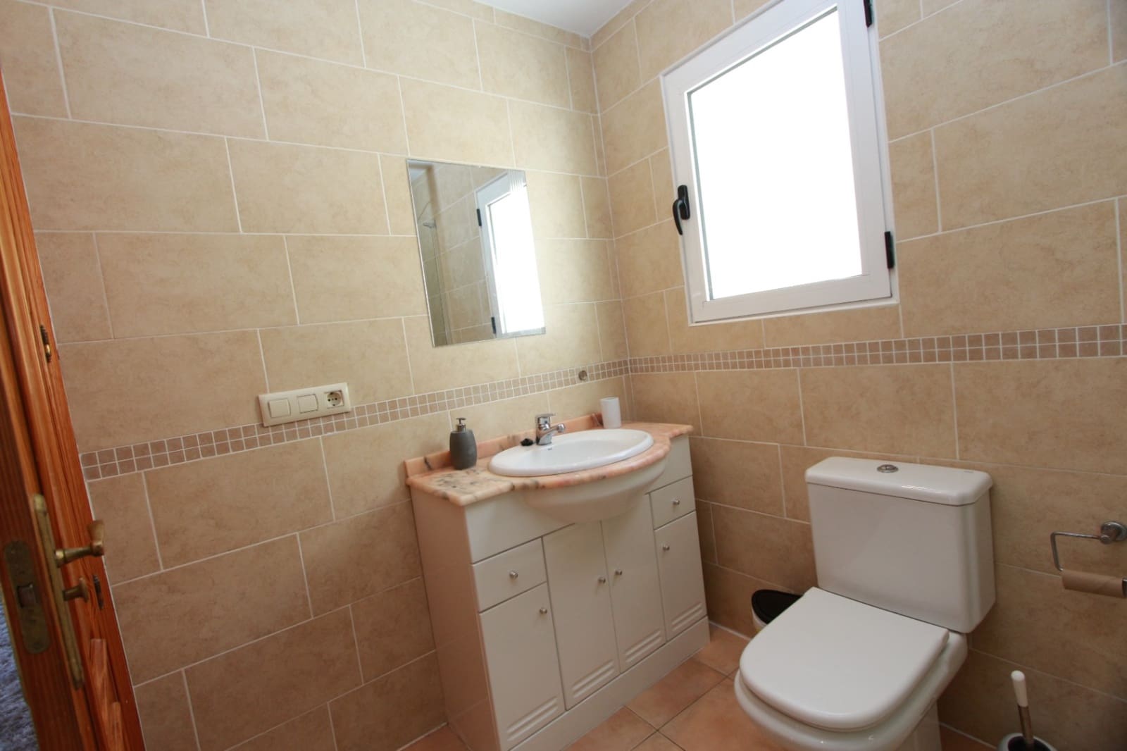 4 sypialnia Willa na sprzedaż w Benissa z basenem garażem - 695 000 € (Ref: 9589296)