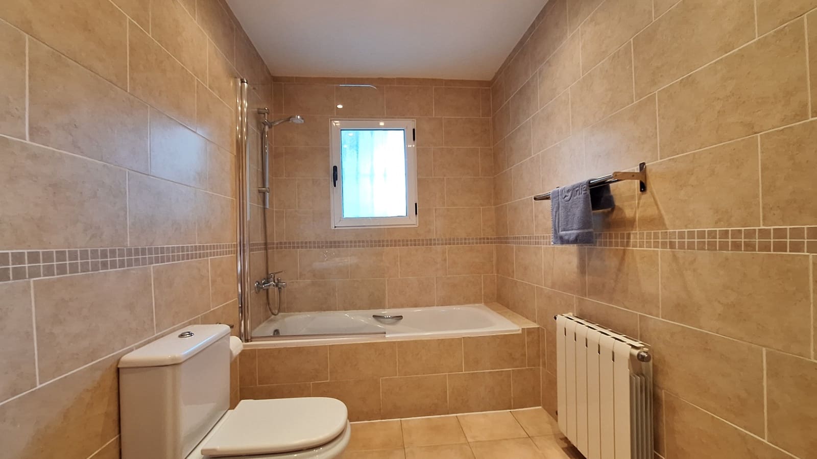 4 sypialnia Willa na sprzedaż w Benissa z basenem garażem - 695 000 € (Ref: 9589296)