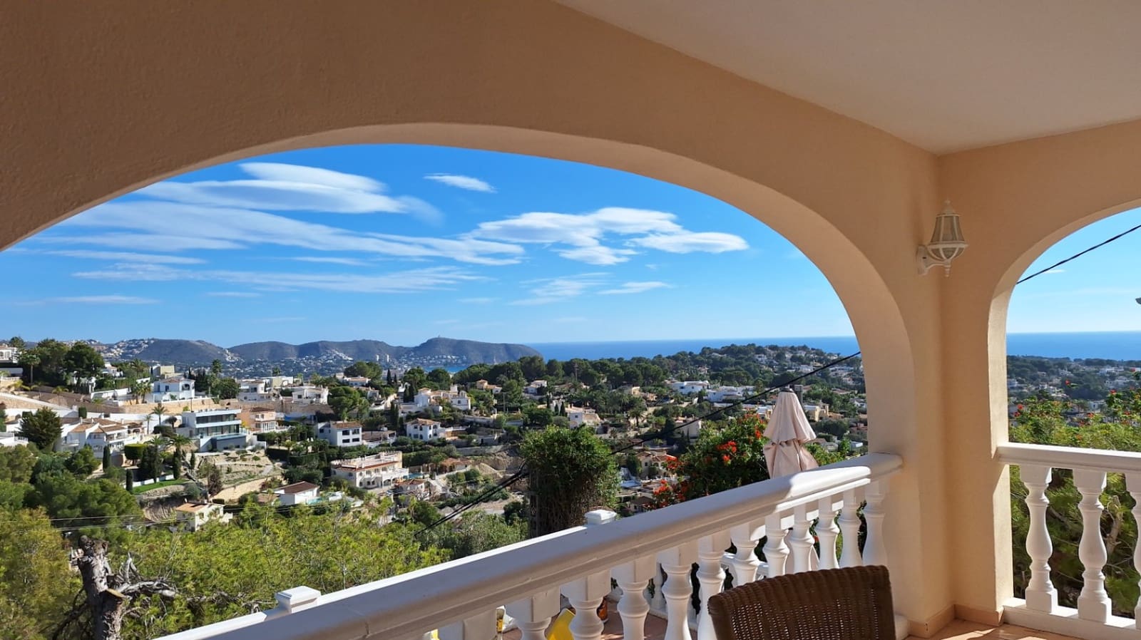 4 sypialnia Willa na sprzedaż w Benissa z basenem garażem - 695 000 € (Ref: 9589296)