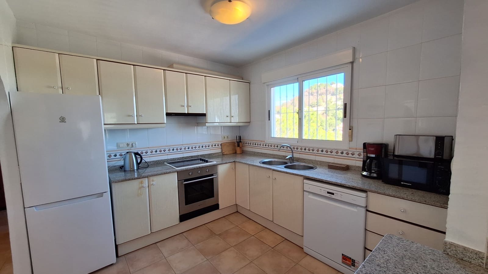 4 sypialnia Willa na sprzedaż w Benissa z basenem garażem - 695 000 € (Ref: 9589296)