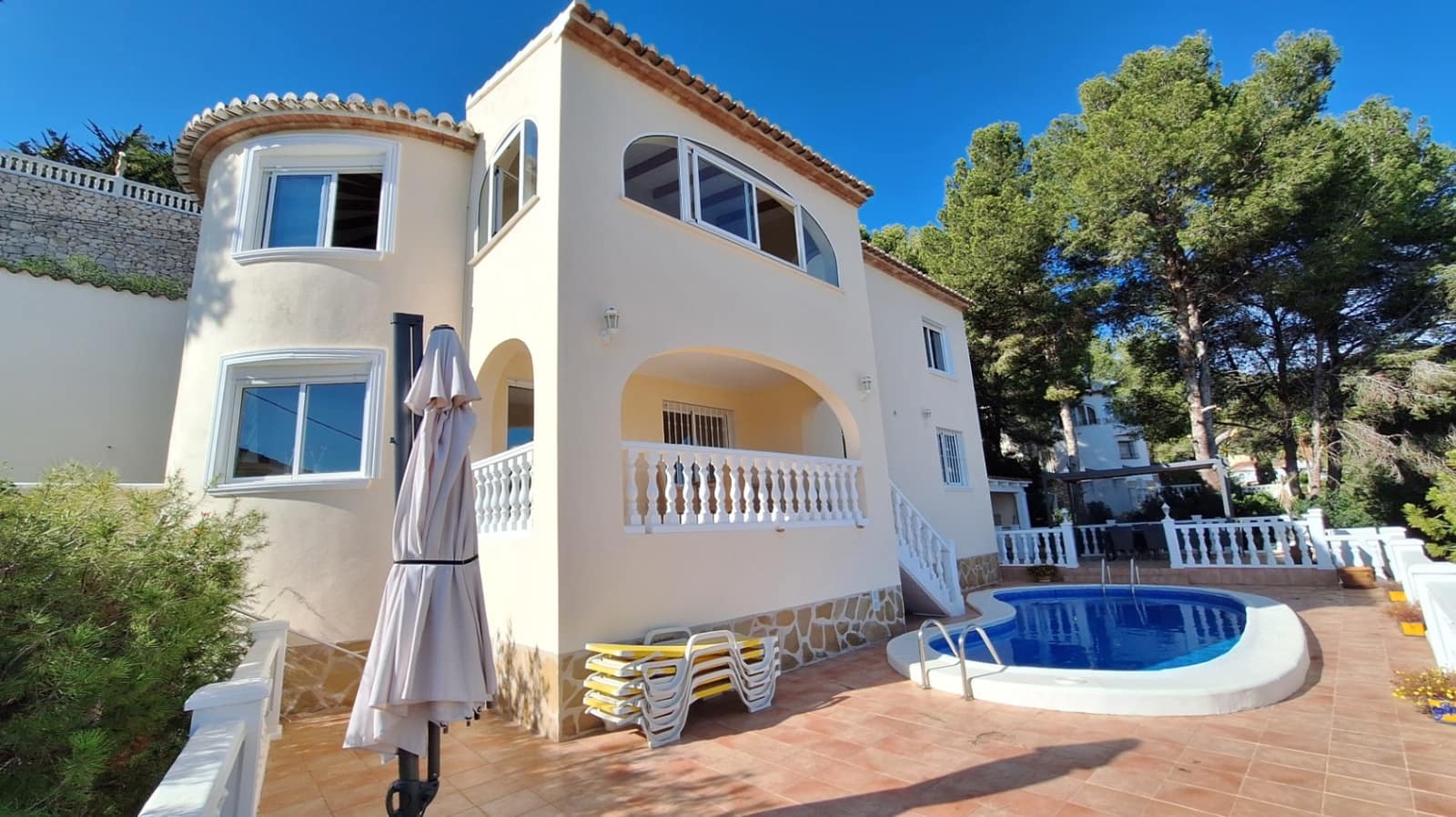 4 sypialnia Willa na sprzedaż w Benissa z basenem garażem - 695 000 € (Ref: 9589296)