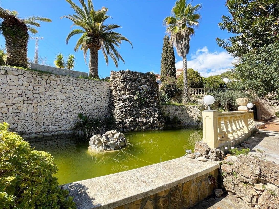 6 bedroom Villa for sale in Benissa with pool garage - € 995,000 (Ref: 9589297)