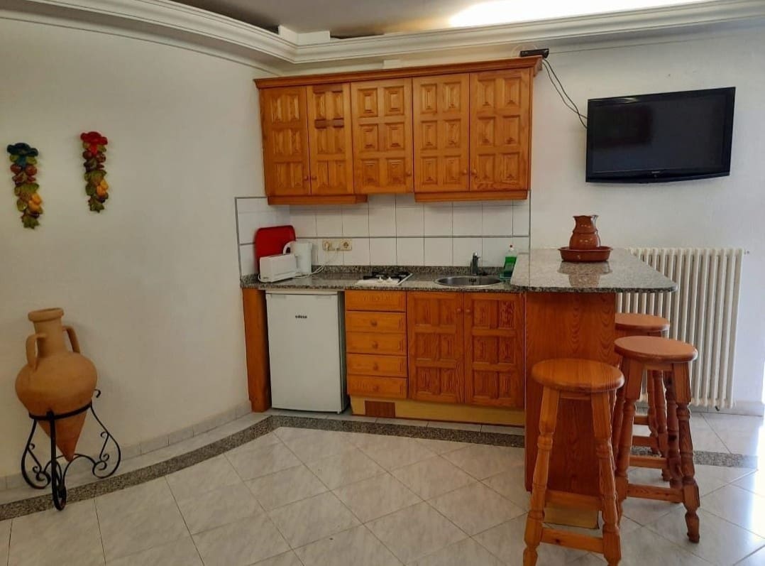 6 bedroom Villa for sale in Benissa with pool garage - € 995,000 (Ref: 9589297)