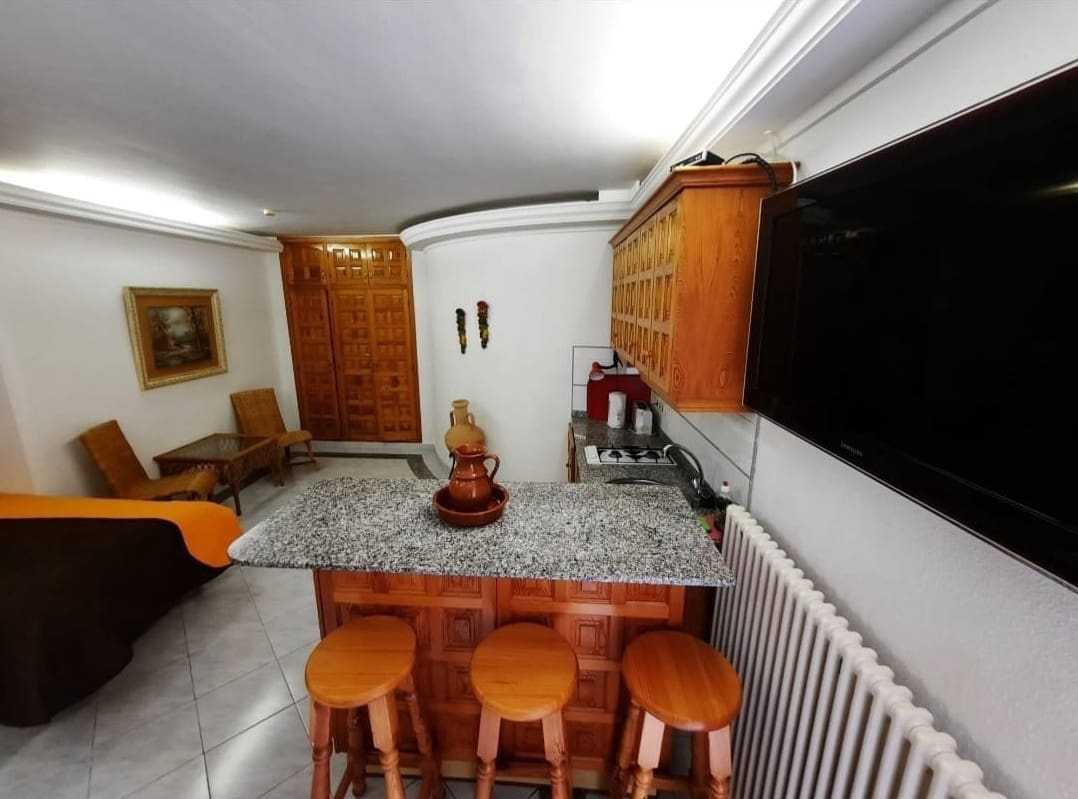 6 bedroom Villa for sale in Benissa with pool garage - € 995,000 (Ref: 9589297)