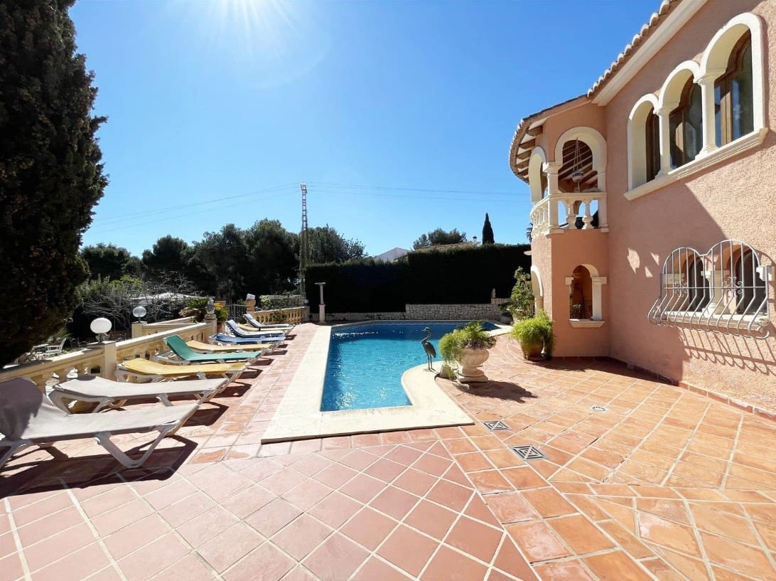 6 bedroom Villa for sale in Benissa with pool garage - € 995,000 (Ref: 9589297)
