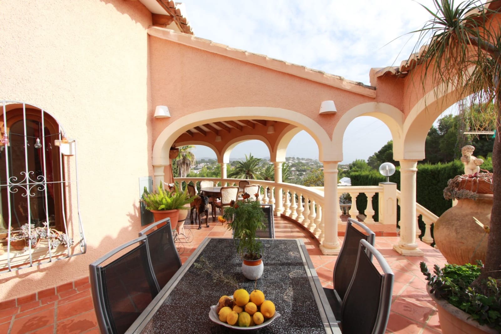 6 bedroom Villa for sale in Benissa with pool garage - € 995,000 (Ref: 9589297)
