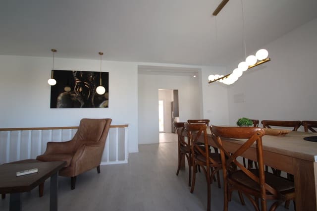 5 makuuhuone Huvila myytävänä paikassa Calpe / Calp mukana uima-altaan - 749 000 € (Ref: 9589307)