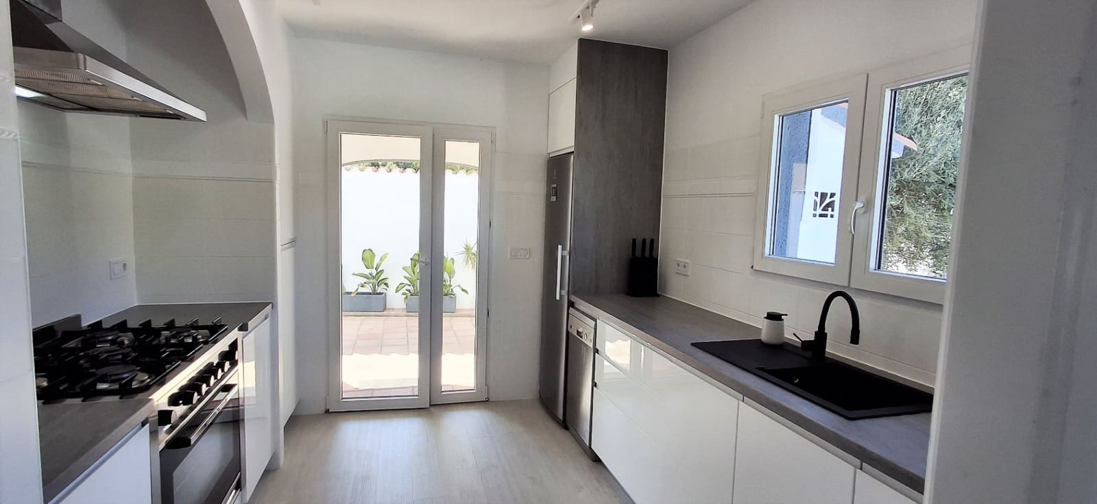 5 soverom Villa til salgs i Calpe / Calp med svømmebasseng garasje - € 749 000 (Ref: 9589307)