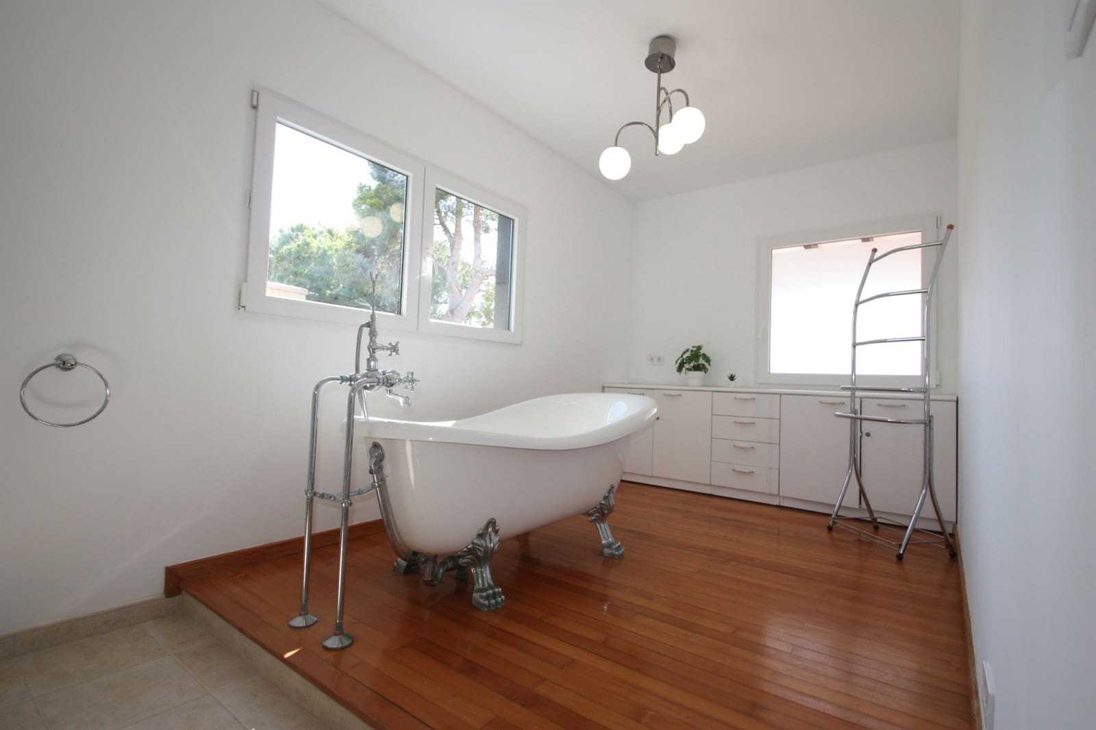 5 soverom Villa til salgs i Calpe / Calp med svømmebasseng garasje - € 749 000 (Ref: 9589307)