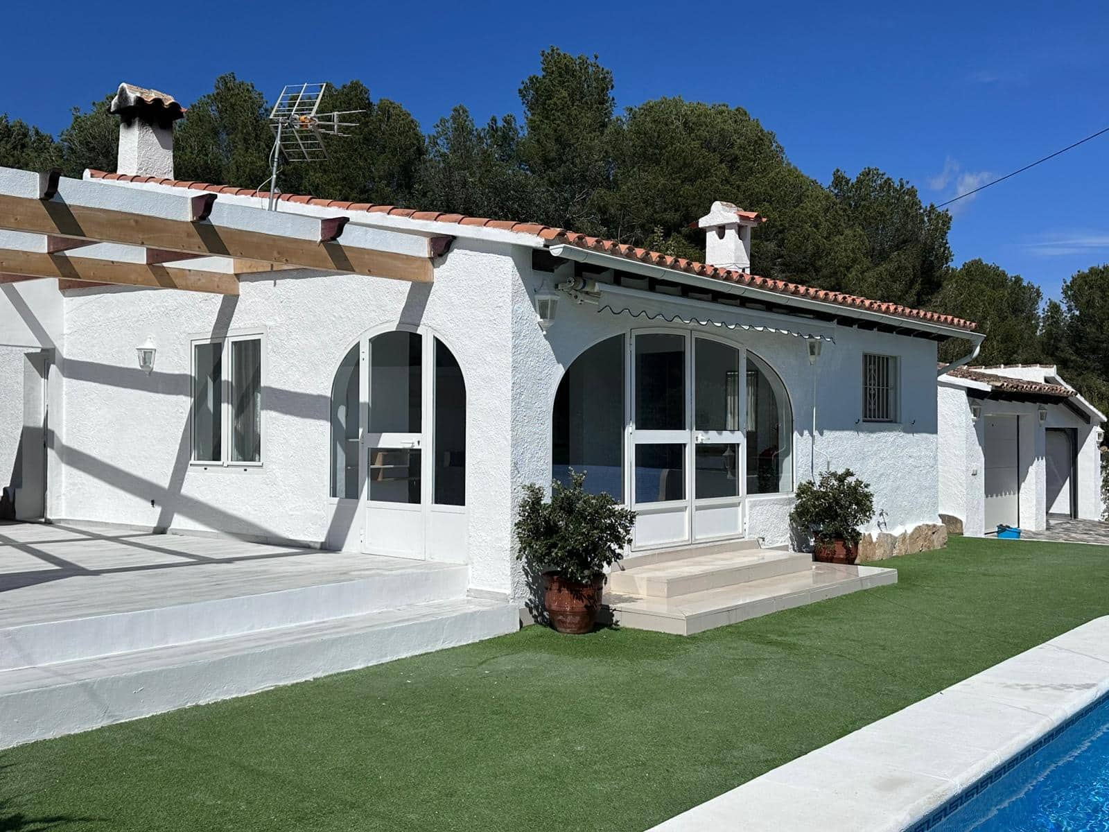 3 bedroom Villa for sale in Moraira with pool garage - € 850,000 (Ref: 9589311)