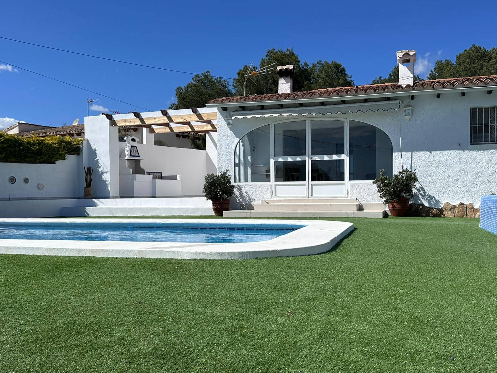 3 bedroom Villa for sale in Moraira with pool garage - € 850,000 (Ref: 9589311)