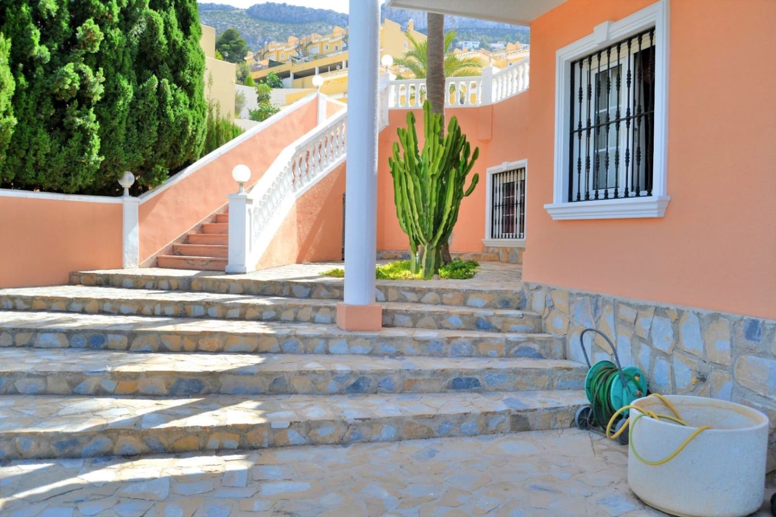 5 soverom Villa til salgs i Calpe / Calp med svømmebasseng garasje - € 895 000 (Ref: 9589314)