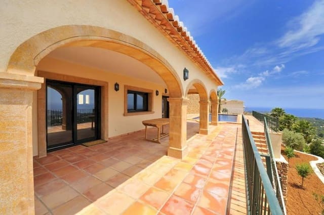 5 bedroom Villa for sale in Benissa with pool garage - € 1,975,000 (Ref: 9589321)
