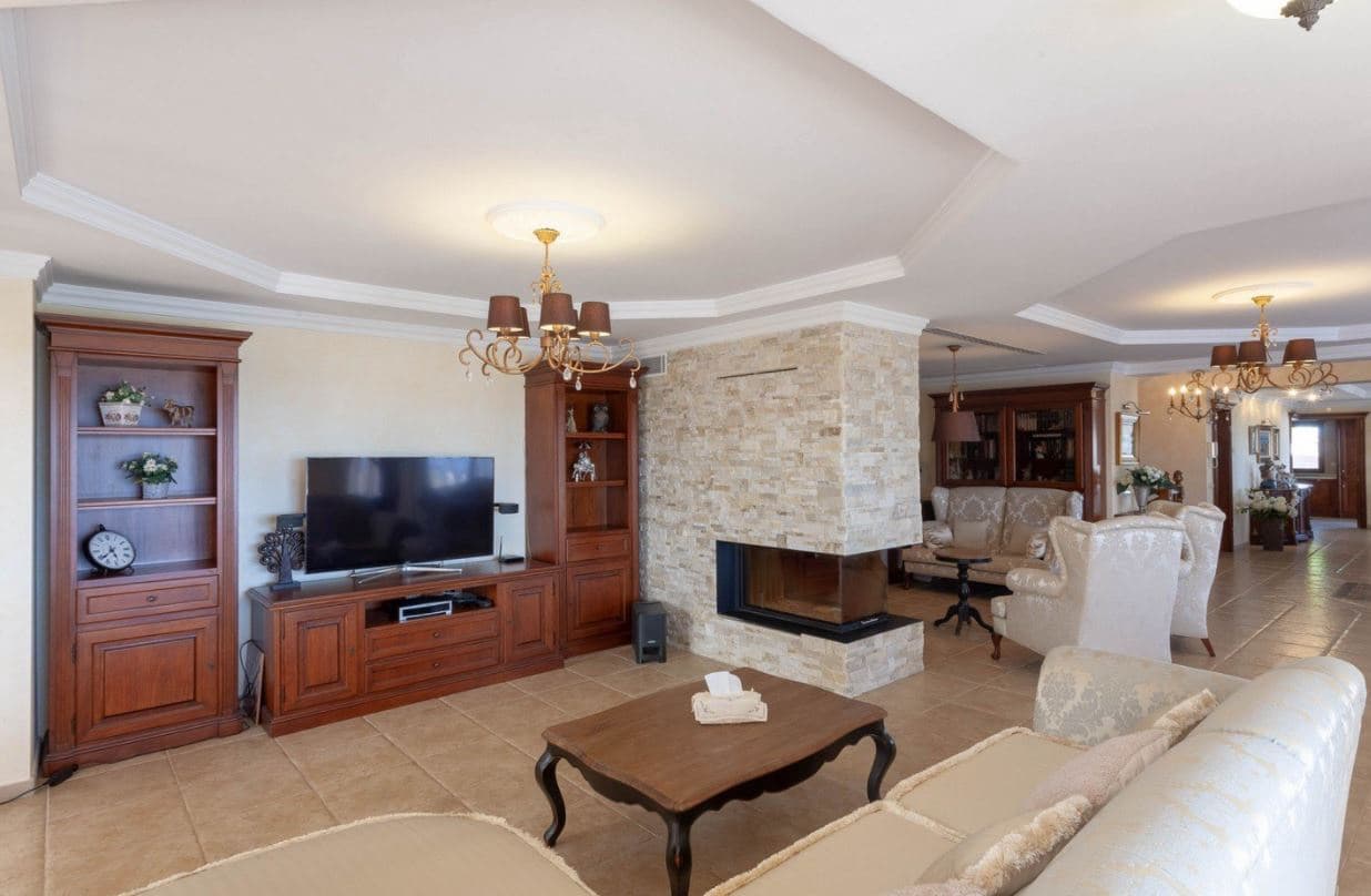 5 bedroom Villa for sale in Benissa with pool garage - € 3,130,000 (Ref: 9589322)