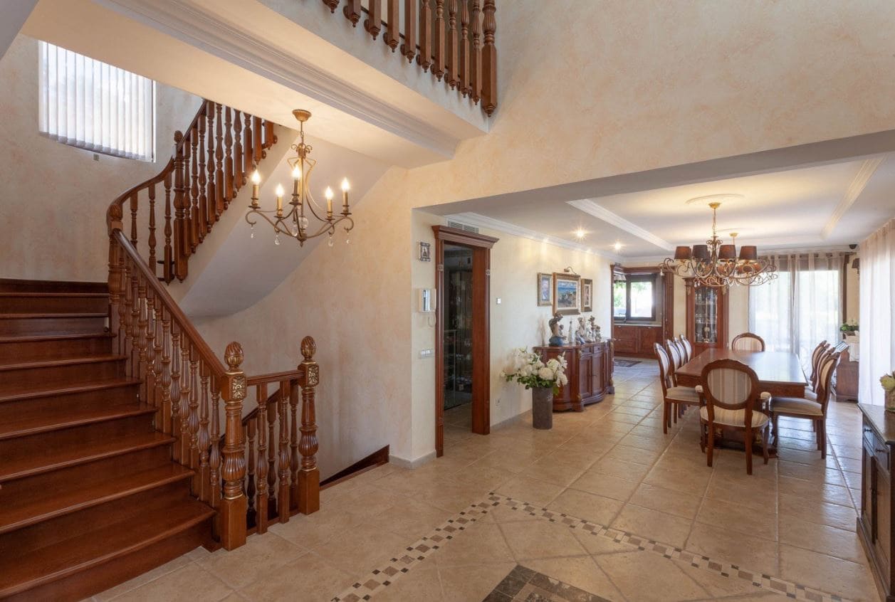 5 bedroom Villa for sale in Benissa with pool garage - € 3,130,000 (Ref: 9589322)