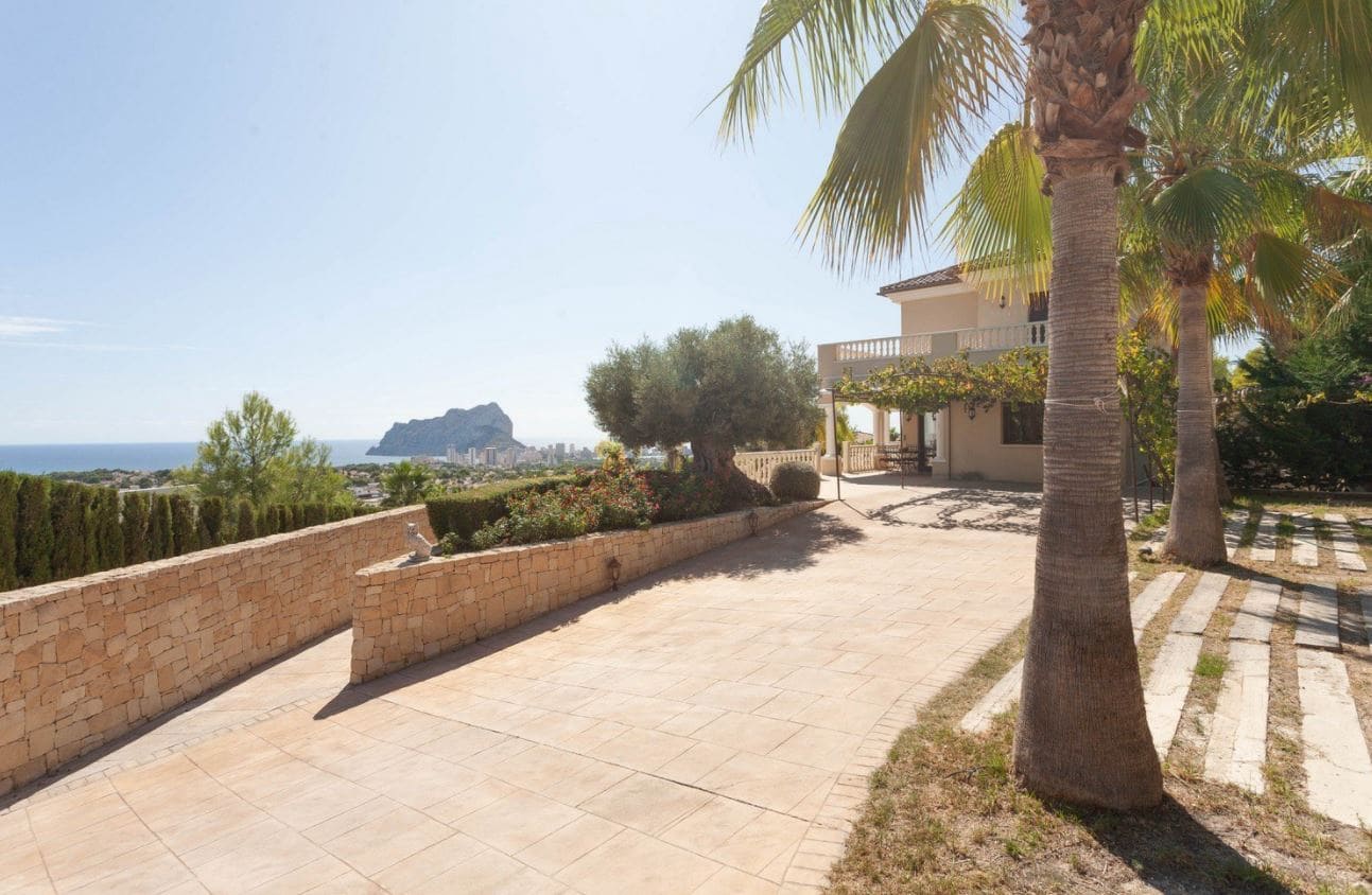 5 bedroom Villa for sale in Benissa with pool garage - € 3,130,000 (Ref: 9589322)