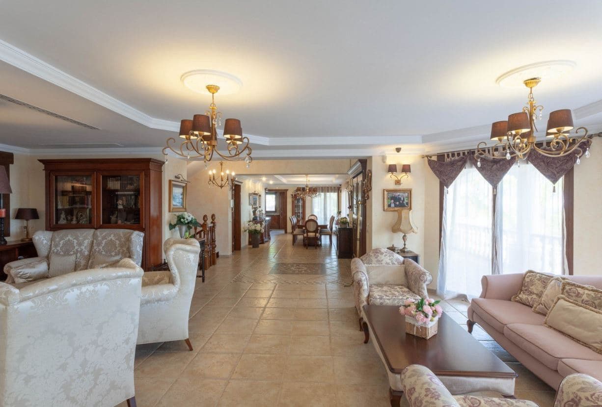5 bedroom Villa for sale in Benissa with pool garage - € 3,130,000 (Ref: 9589322)