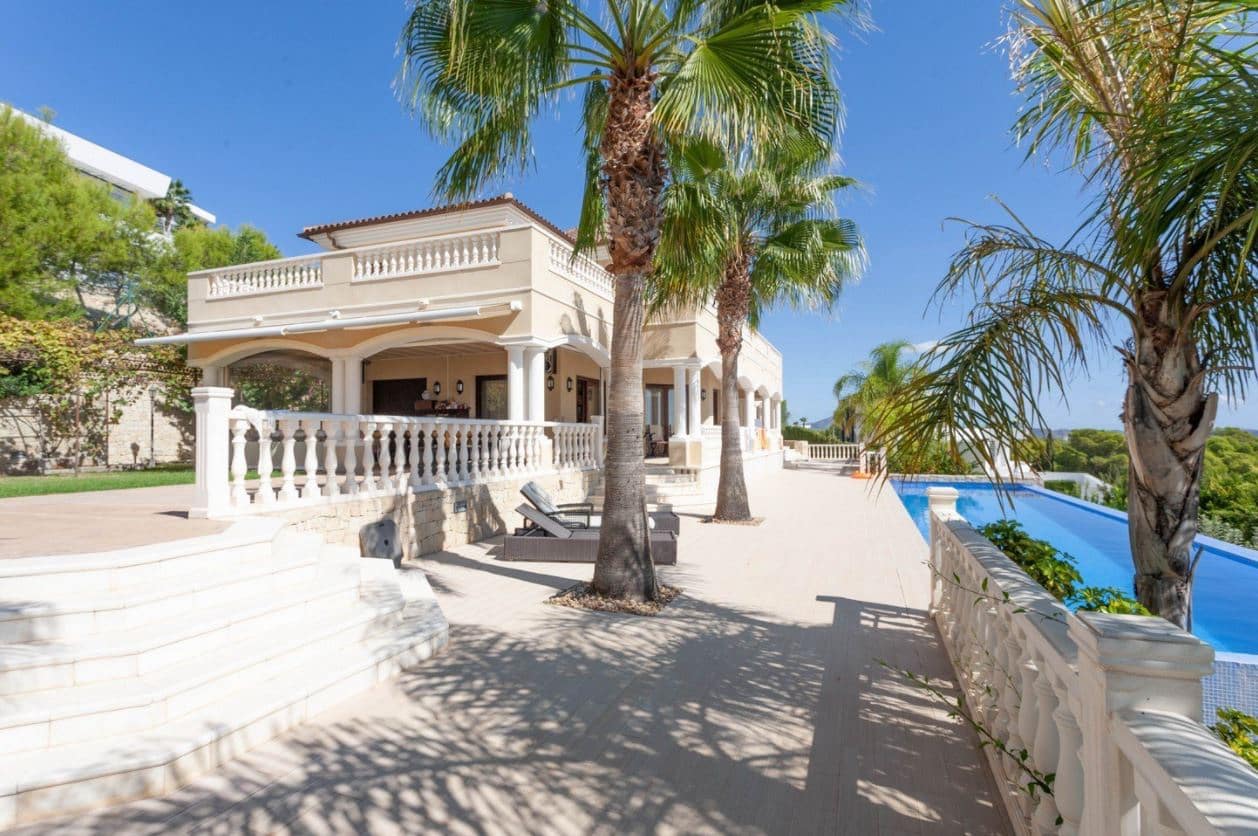 5 bedroom Villa for sale in Benissa with pool garage - € 3,130,000 (Ref: 9589322)