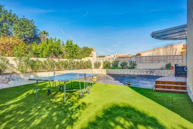 3 sovrum Villa till salu i Calpe / Calp med pool - 725 000 € (Ref: 9604645)