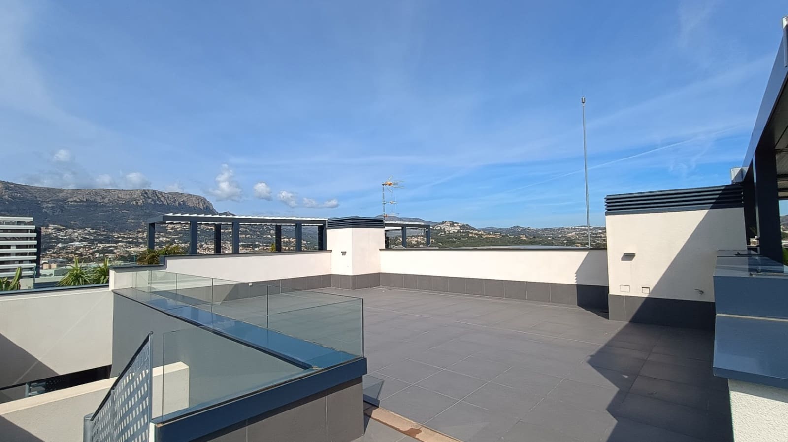 2 bedroom Penthouse for sale in Calpe / Calp with pool garage - € 549,000 (Ref: 9670115)