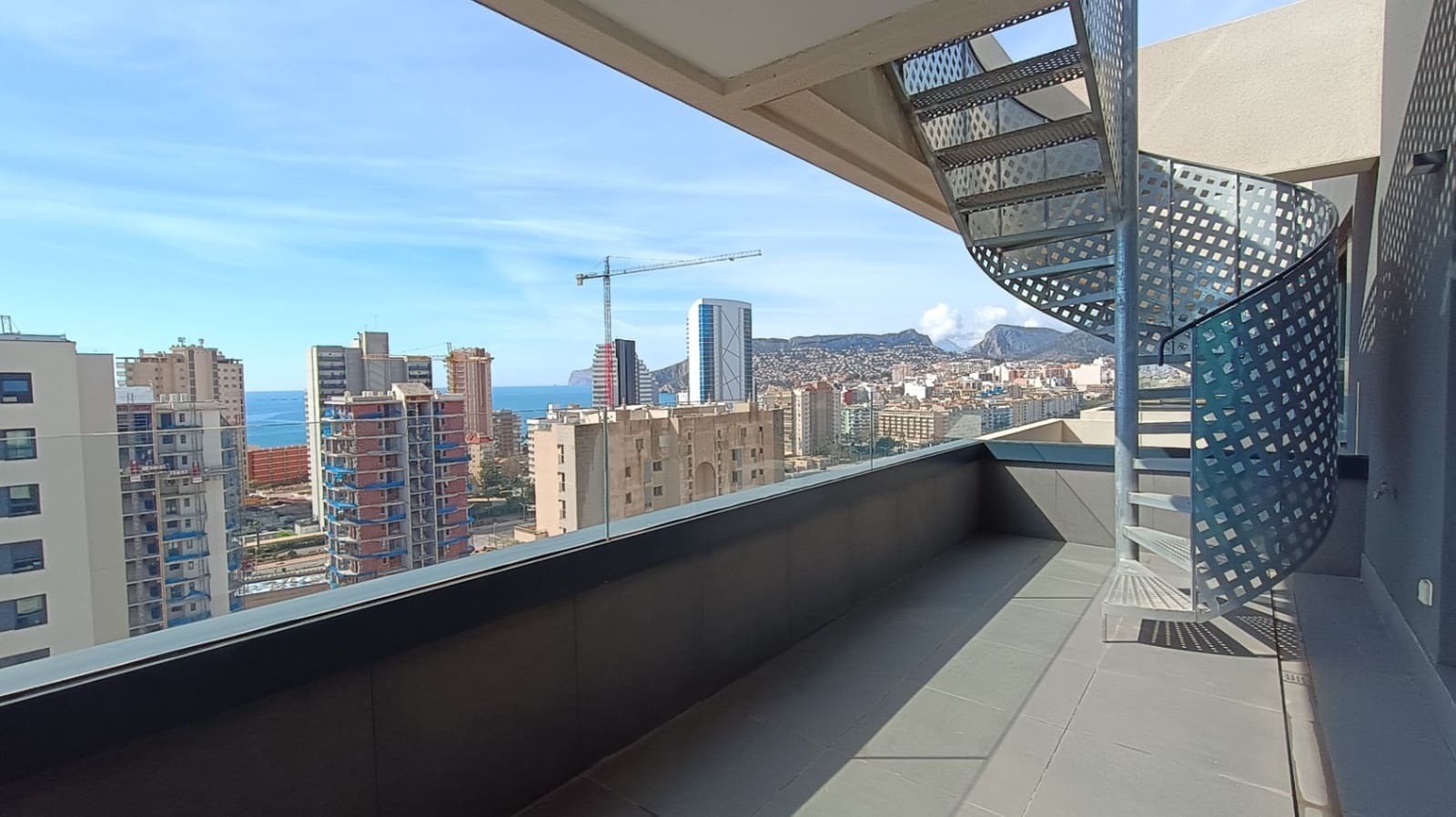 2 bedroom Penthouse for sale in Calpe / Calp with pool garage - € 549,000 (Ref: 9670115)
