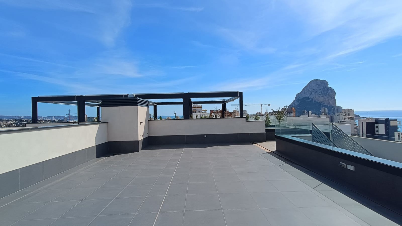 2 bedroom Penthouse for sale in Calpe / Calp with pool garage - € 549,000 (Ref: 9670115)