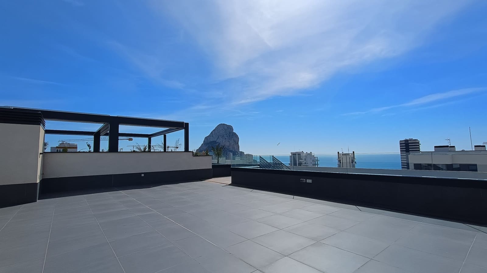 2 bedroom Penthouse for sale in Calpe / Calp with pool garage - € 549,000 (Ref: 9670115)