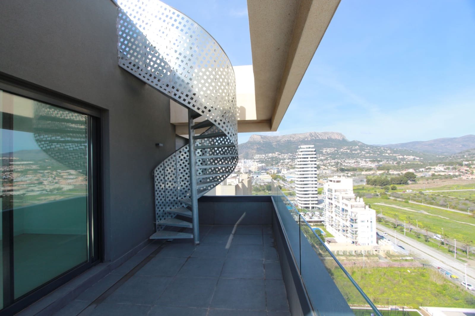 2 bedroom Penthouse for sale in Calpe / Calp with pool garage - € 539,000 (Ref: 9670116)