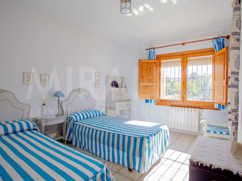 4 bedroom Villa for sale in Javea / Xabia with garage - € 1,840,000 (Ref: 9676965)