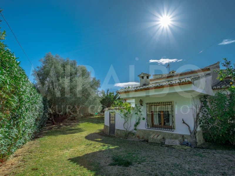 4 bedroom Villa for sale in Javea / Xabia with garage - € 1,840,000 (Ref: 9676965)