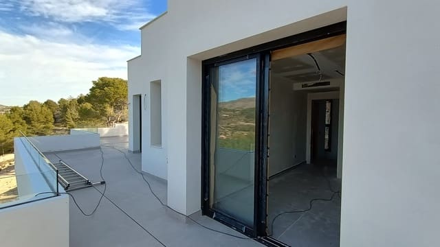 3 makuuhuone Huvila myytävänä paikassa Calpe / Calp mukana uima-altaan - 1 135 000 € (Ref: 9679571)