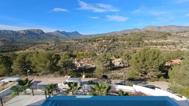 3 makuuhuone Huvila myytävänä paikassa Calpe / Calp mukana uima-altaan - 1 135 000 € (Ref: 9679571)