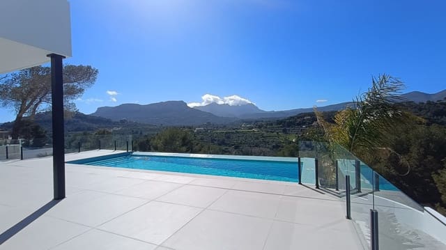 3 bedroom Villa for sale in Calpe / Calp with pool garage - € 1,135,000 (Ref: 9679571)