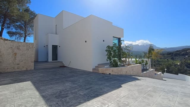 3 bedroom Villa for sale in Calpe / Calp with pool garage - € 1,135,000 (Ref: 9679571)