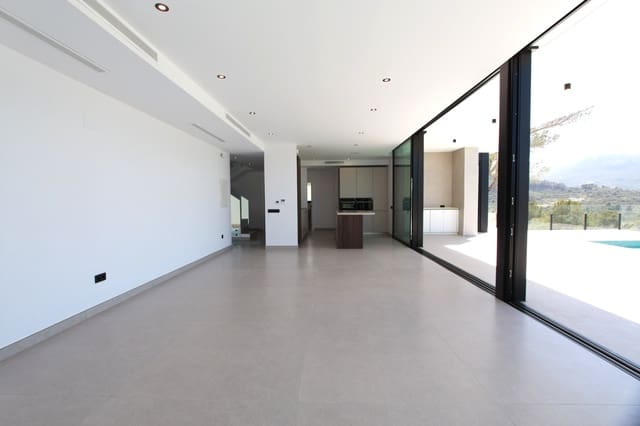 3 bedroom Villa for sale in Calpe / Calp with pool garage - € 1,135,000 (Ref: 9679571)