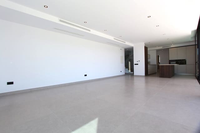 3 bedroom Villa for sale in Calpe / Calp with pool garage - € 1,135,000 (Ref: 9679571)