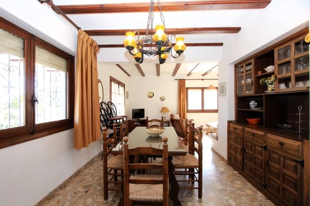 6 soveværelse Villa til salg i Benissa med swimmingpool garage - € 890.000 (Ref: 9751667)