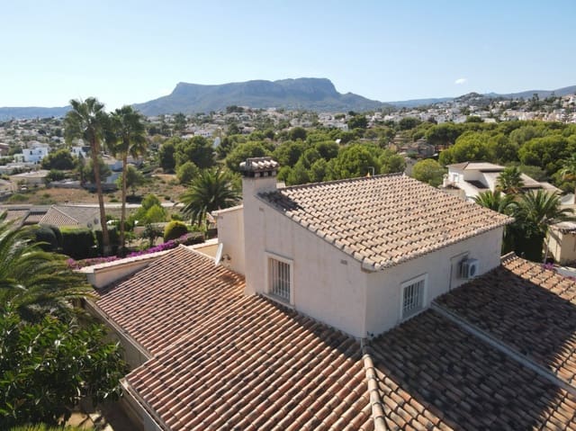 4 soveværelse Villa til salg i Calpe / Calp med swimmingpool garage - € 1.190.000 (Ref: 9751671)